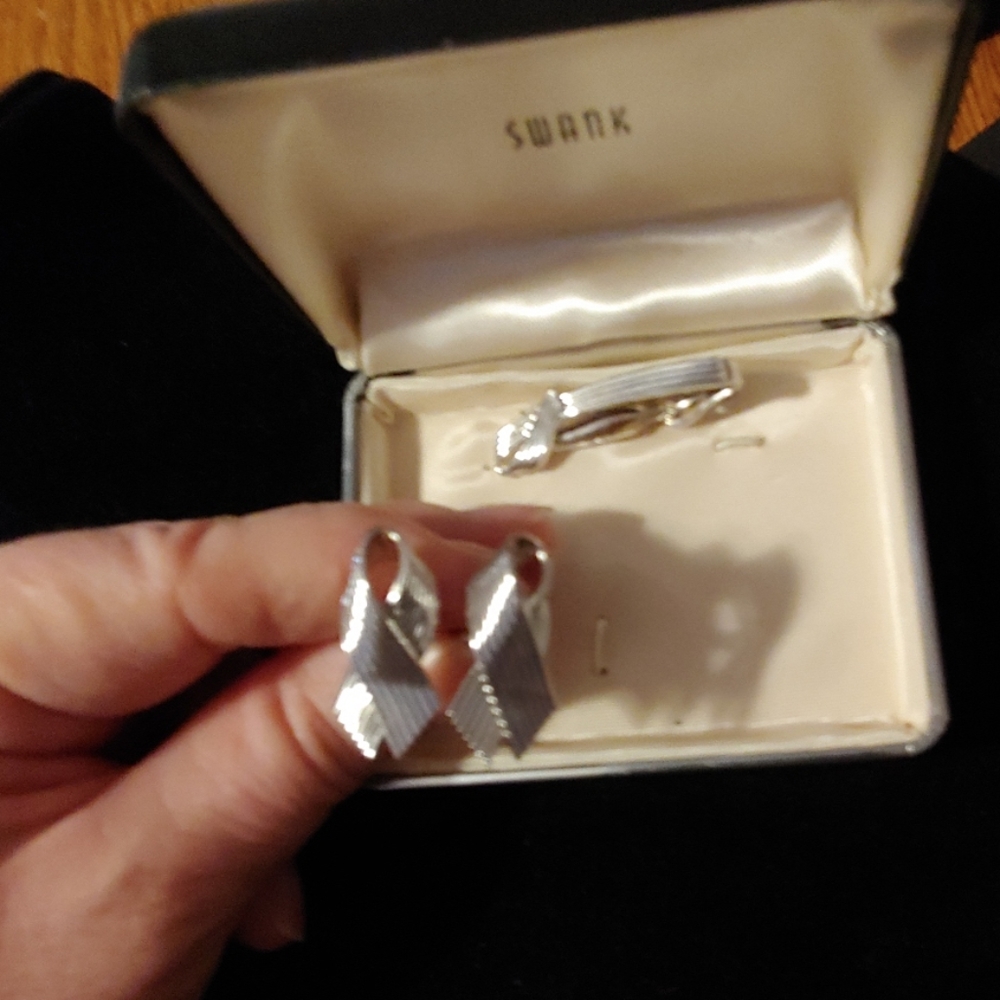 Vintage Swank Tie bar and Cuff links